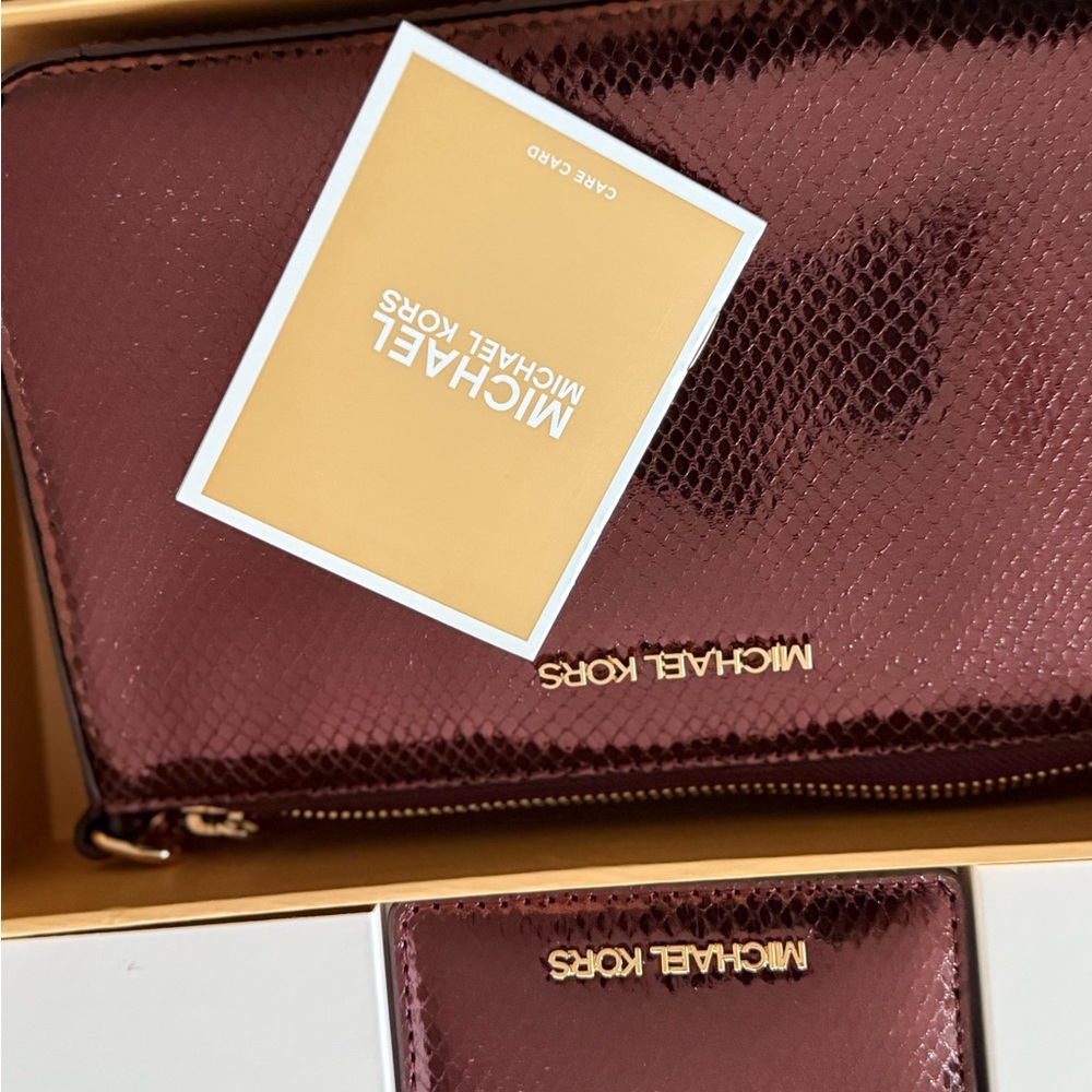 Michael Kors Purse Wallet Set in Deep Burgundy Giftable NIB Rouge MSRP $548 - Picture 4 of 9